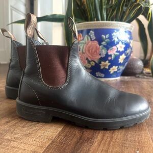 #550 BLUNDSTONE CHELSEA
BOOTS - WALNUT BROWN
